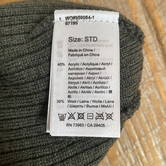 🆕 Helly Hansen Cuffed Beanie - Picture 5 of 5